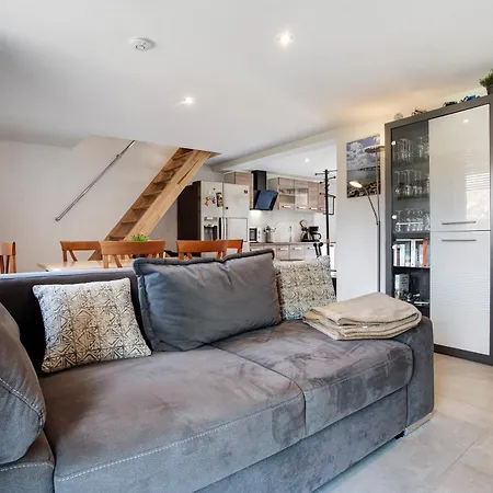 Familienfreundliche Alpakafarm Apartament Schmatzin